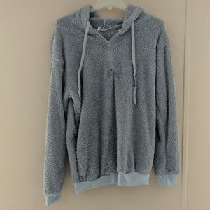 Sherpa-like hoodie